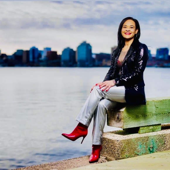 Meet your Posher, Zandra - Picture 1 of 1